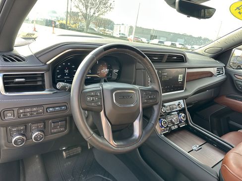 Certified 2024 GMC Yukon Denali Ultimate image 27