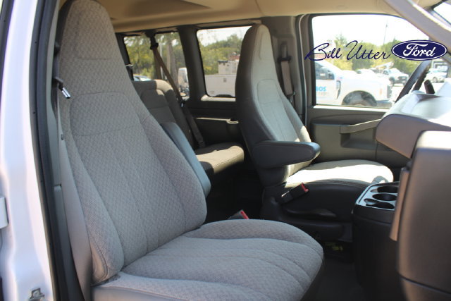 Used 2025 Chevrolet Express 3500 LT w/ LT Preferred Equipment Group RWD image 11