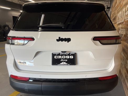 New 2025 Jeep Grand Cherokee L Altitude image 25
