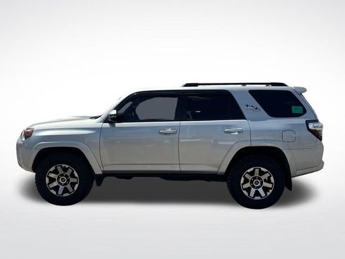 Used 2022 Toyota 4Runner TRD Off-Road Premium AWD/4WD image 2