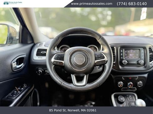 Used 2018 Jeep Compass Latitude AWD/4WD image 12