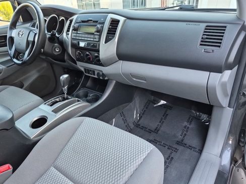 Used 2012 Toyota Tacoma PreRunner w/ SR5 Pkg RWD image 19