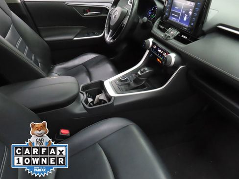 Used 2021 Toyota RAV4 XLE Premium AWD/4WD image 23