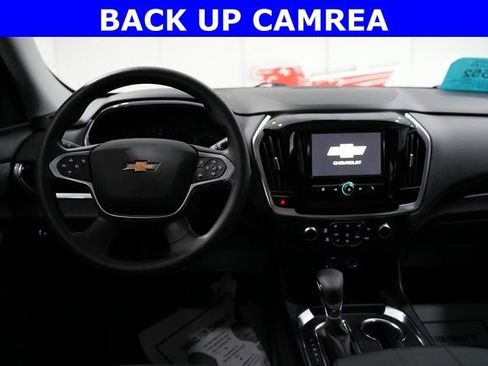 Used 2021 Chevrolet Traverse LS image 2
