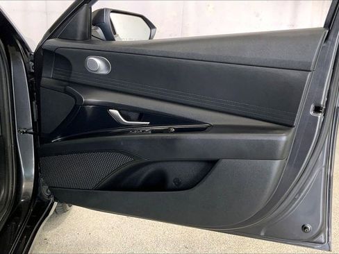 Used 2021 Hyundai Elantra SEL FWD image 25