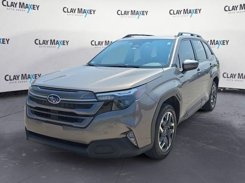 Used 2025 Subaru Forester Premium AWD/4WD image 1