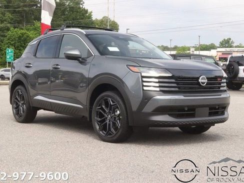 New 2025 Nissan Kicks SR image 1