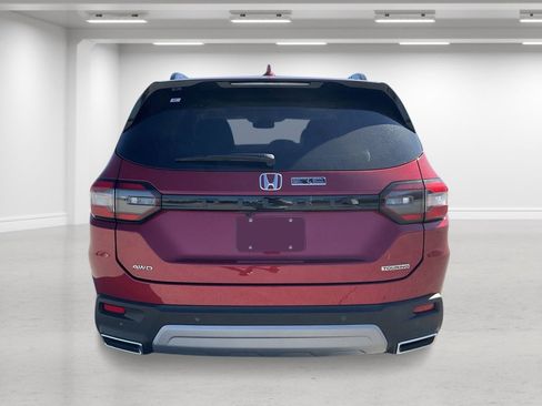 New 2025 Honda Pilot Touring image 4