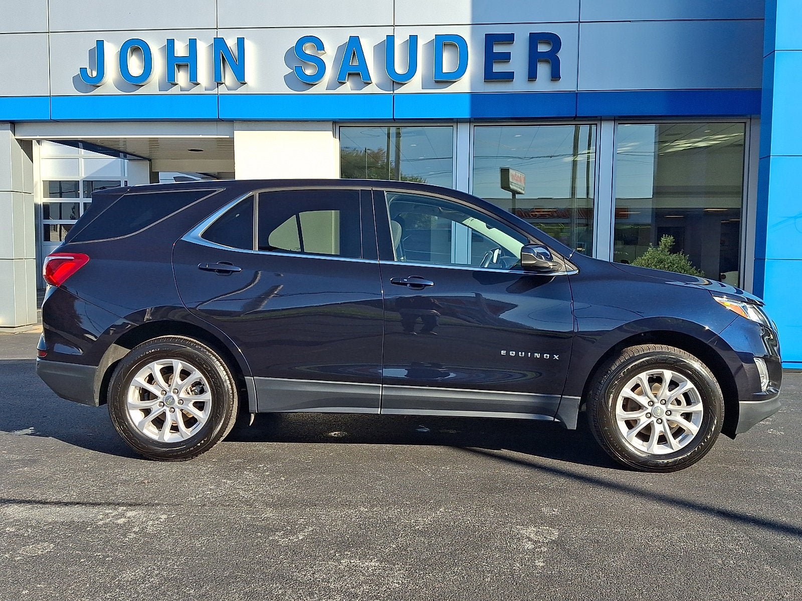 Used 2020 Chevrolet Equinox LT w/ Driver Convenience Package AWD/4WD image 7