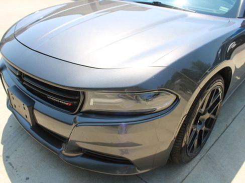 Used 2020 Dodge Charger SXT w/ Leather Interior Group RWD image 3