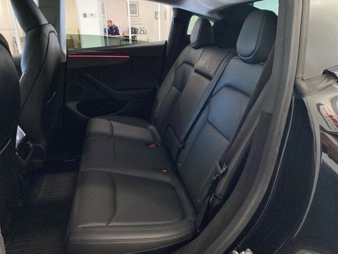 Used 2026 Tesla Model Y 2WD image 9