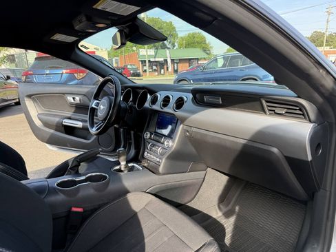 Used 2022 Ford Mustang GT w/ Equipment Group 301A RWD image 17