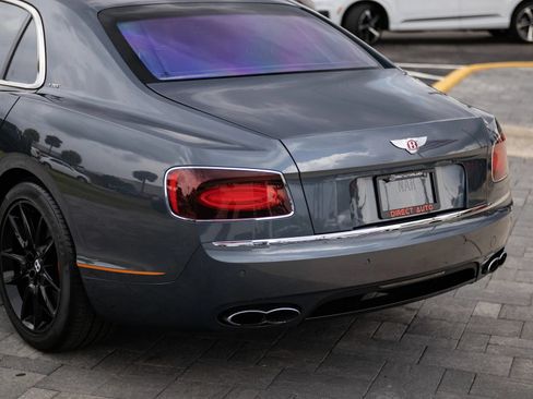 Used 2018 Bentley Flying Spur S V8 AWD/4WD image 14