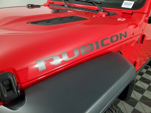 Used 2025 Jeep Wrangler Unlimited Rubicon AWD/4WD image 11