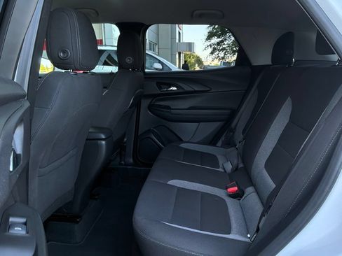 Used 2025 Chevrolet TrailBlazer LT FWD image 11
