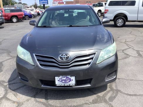 Used 2010 Toyota Camry LE FWD image 7