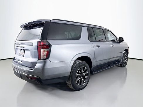 Used 2021 Chevrolet Suburban Z71 w/ Luxury Package image 10