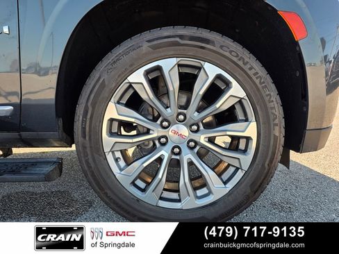 Used 2021 GMC Yukon Denali w/ Denali Premium Package AWD/4WD image 32