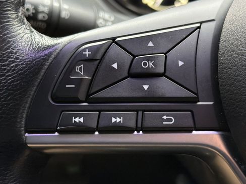 Used 2018 Nissan Rogue Sport SL image 33