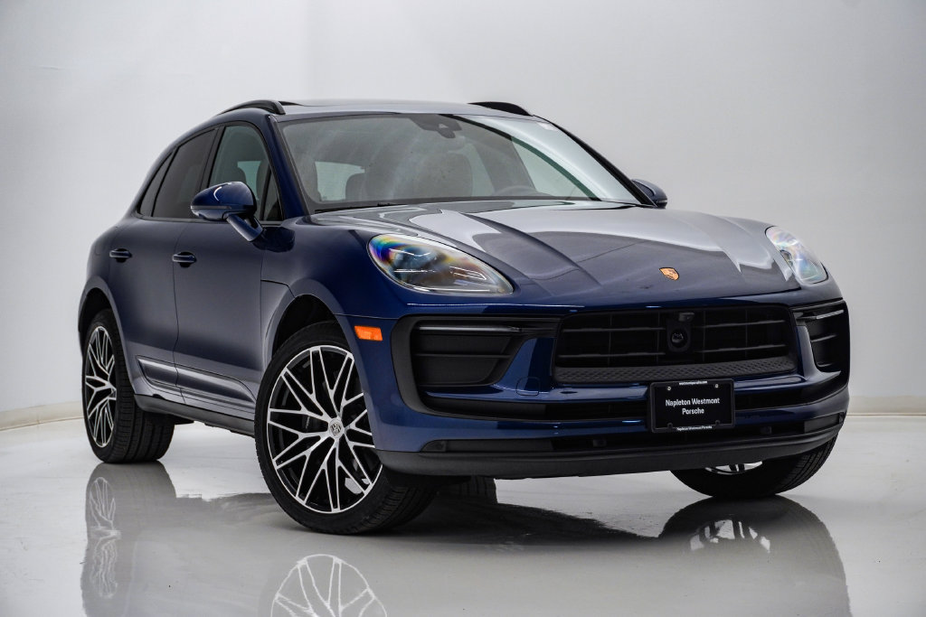 Certified 2026 Porsche Macan AWD/4WD image 8