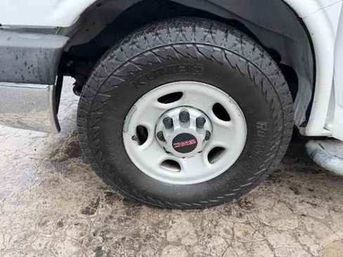 Used 2015 GMC Savana 2500 G2500 Cargo image 10