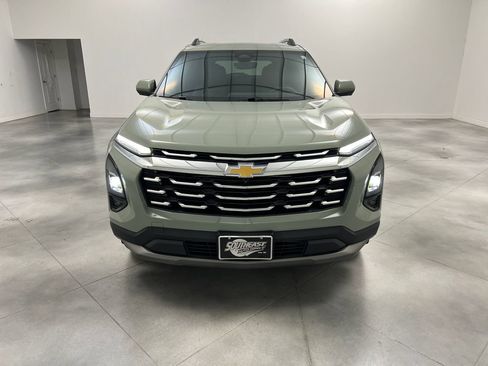 Used 2025 Chevrolet Equinox LT w/ Convenience Package II AWD/4WD image 3
