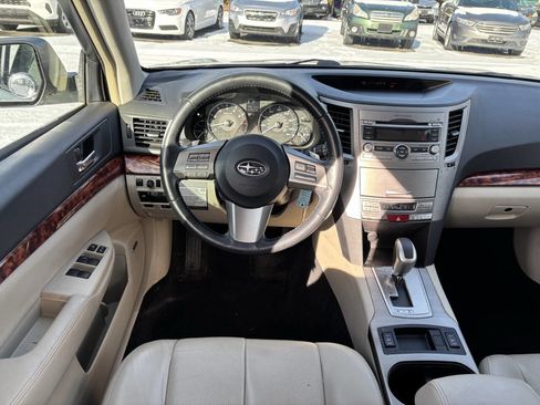 Used 2011 Subaru Outback 2.5i Limited image 13
