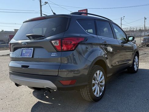 Used 2019 Ford Escape SEL image 4