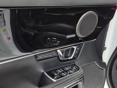 Used 2014 Jaguar XJ AWD image 32