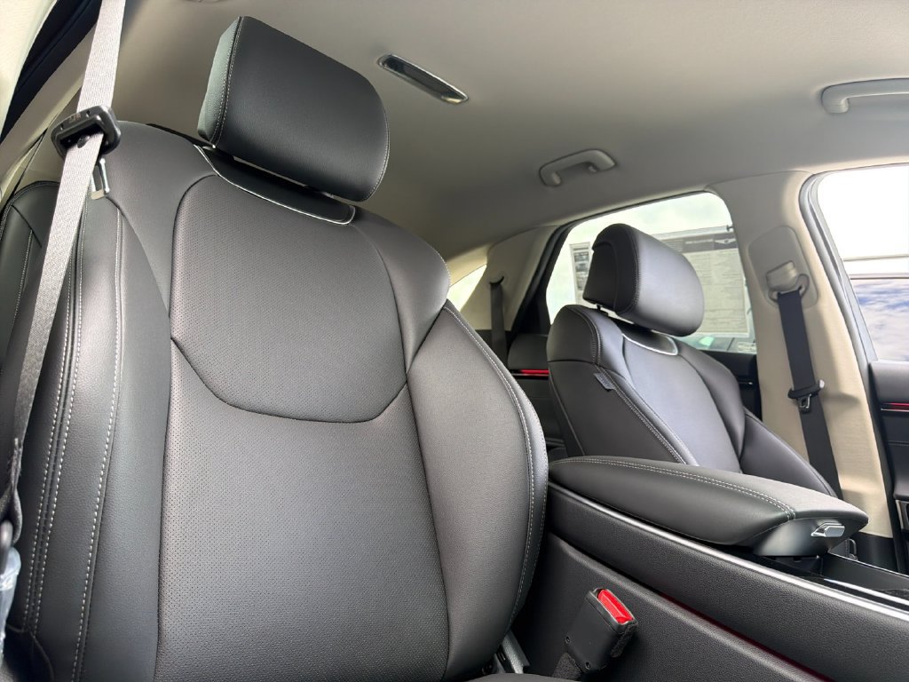 New 2027 Genesis GV70 2.5T AWD/4WD image 17