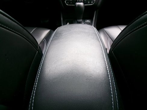 Used 2019 Jeep Cherokee Latitude Plus w/ Comfort/Convenience Group image 40