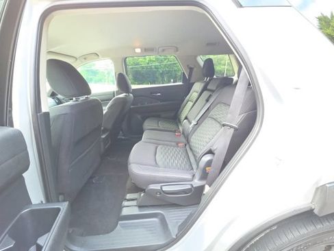 Used 2022 Nissan Pathfinder S FWD image 31