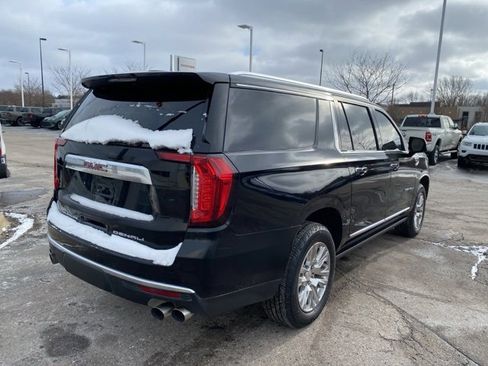 Used 2021 GMC Yukon XL Denali w/ Advanced Technology Package image 3