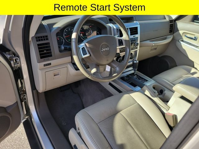 Used 2009 Jeep Liberty Limited w/ Premium Group AWD/4WD image 24