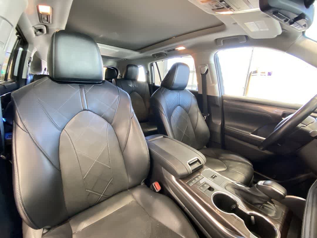 Used 2021 Toyota Highlander Platinum AWD/4WD image 28