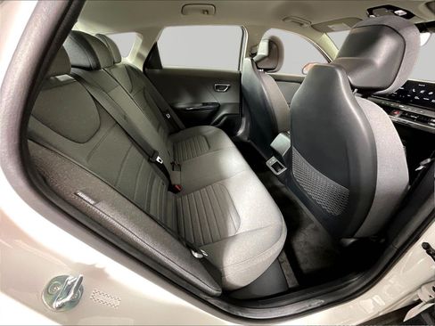 Used 2025 Kia K4 EX FWD image 25