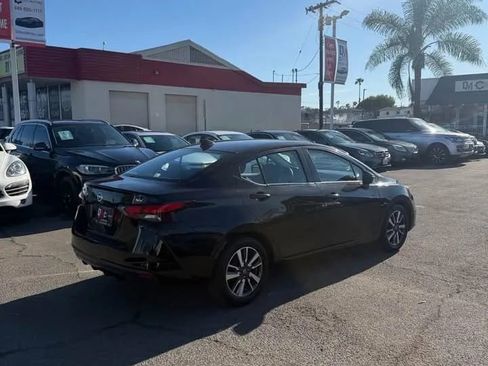 Used 2021 Nissan Versa SV image 5