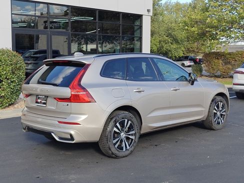 Used 2025 Volvo XC60 B5 Core image 7