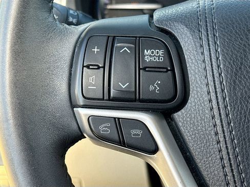 Used 2016 Toyota Highlander Limited Platinum image 8