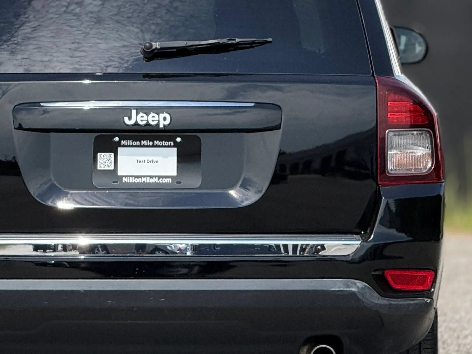Used 2016 Jeep Compass High Altitude FWD image 14