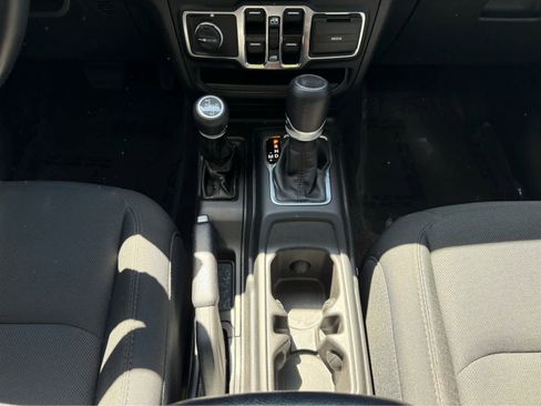 Used 2023 Jeep Wrangler Unlimited w/ Cold Weather Group AWD/4WD image 23