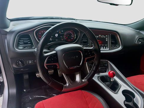 Used 2017 Dodge Challenger SRT Hellcat RWD image 18