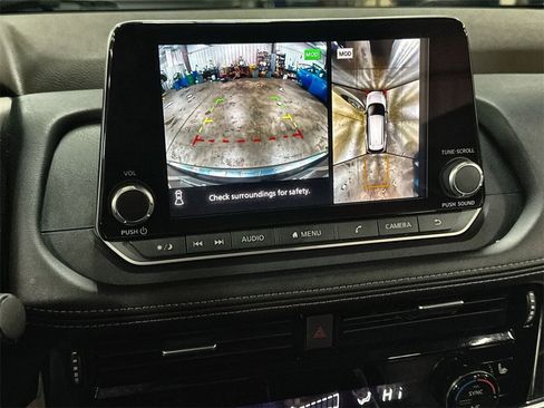 Used 2023 Nissan Rogue SL image 20