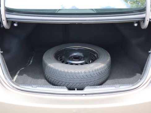 Used 2016 Hyundai Elantra SE FWD image 28