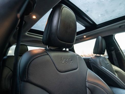 Used 2022 Jeep Cherokee Limited w/ Elite Package image 15