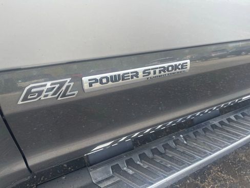 Used 2017 Ford F250 Lariat w/ Chrome Package image 13