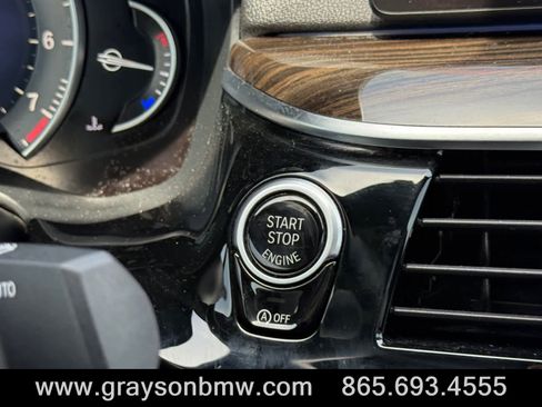 Used 2019 BMW M550i xDrive image 27