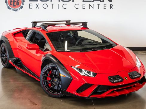 Used 2024 Lamborghini Huracan Sterrato AWD/4WD image 2