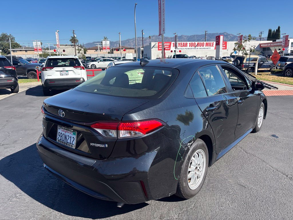 Used 2022 Toyota Corolla LE FWD image 4