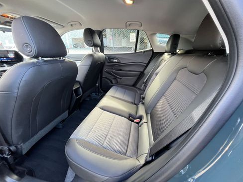 Used 2025 Chevrolet Trax LT image 23